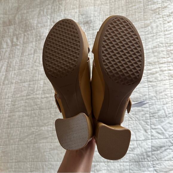 Aerosoles Collin Platform Sandals 9 Doe Tan Leather Gold Buckle NEW NWT - Picture 4 of 5